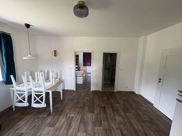 Apartmán 1 – obývací pokoj s gaučem