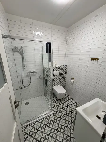 Apartmán 1 – koupelna se sprchovým koutem